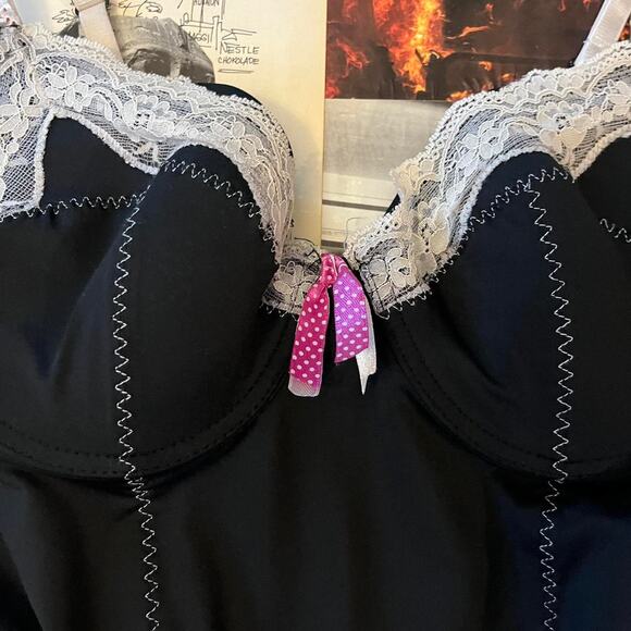 Lace and bow adorable mini slip dress - Picture 4 of 7